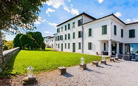 Hotel Villa Policreti